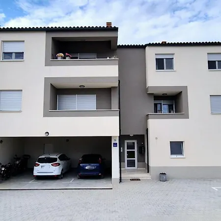 Apartments Laura & Nino Pula Exterior photo